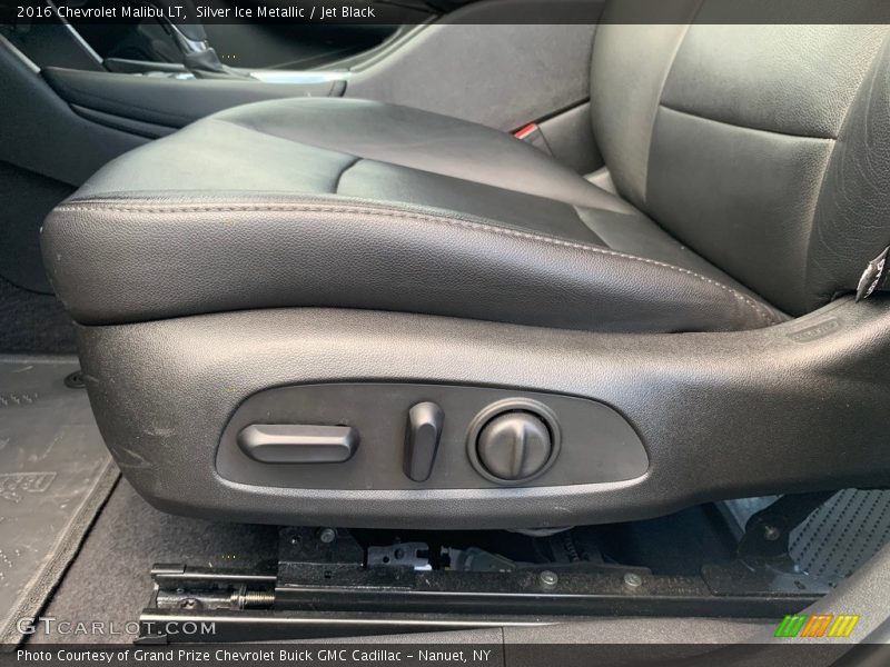 Silver Ice Metallic / Jet Black 2016 Chevrolet Malibu LT