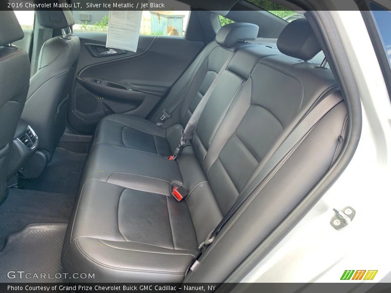Silver Ice Metallic / Jet Black 2016 Chevrolet Malibu LT