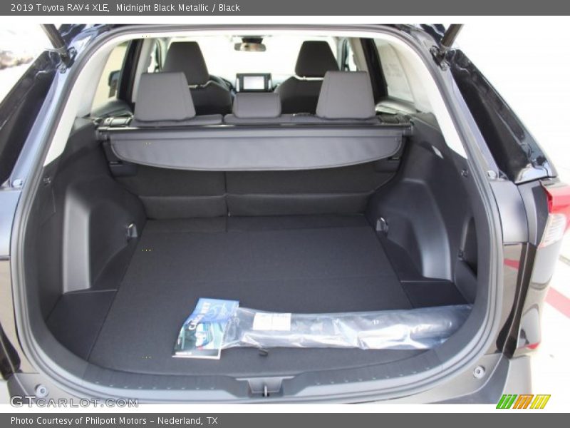 Midnight Black Metallic / Black 2019 Toyota RAV4 XLE
