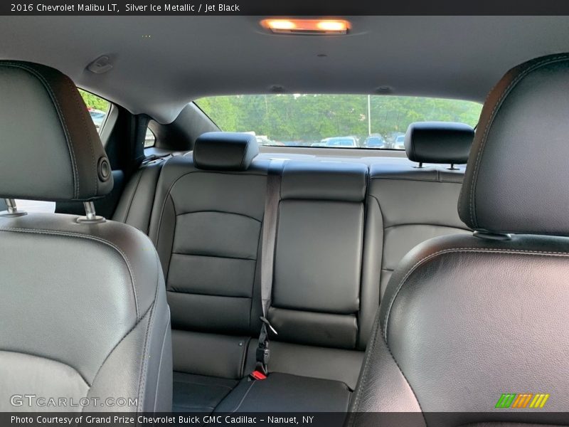 Silver Ice Metallic / Jet Black 2016 Chevrolet Malibu LT
