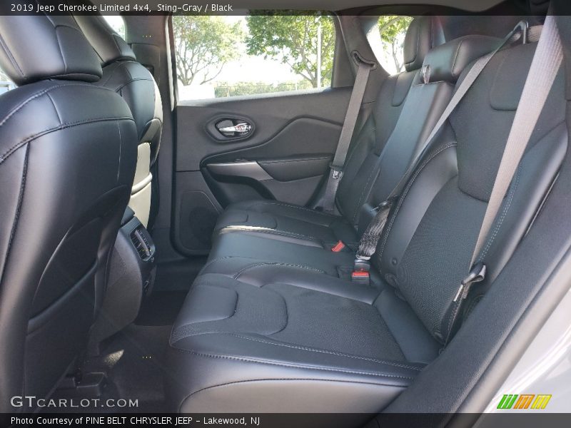 Sting-Gray / Black 2019 Jeep Cherokee Limited 4x4