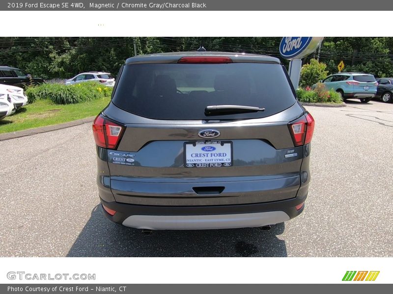 Magnetic / Chromite Gray/Charcoal Black 2019 Ford Escape SE 4WD