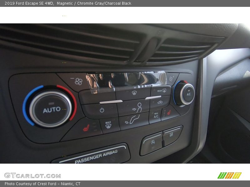 Magnetic / Chromite Gray/Charcoal Black 2019 Ford Escape SE 4WD