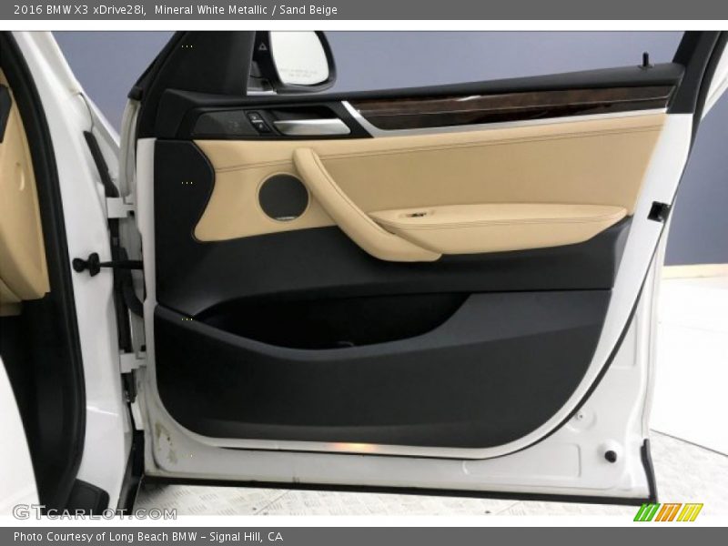 Mineral White Metallic / Sand Beige 2016 BMW X3 xDrive28i