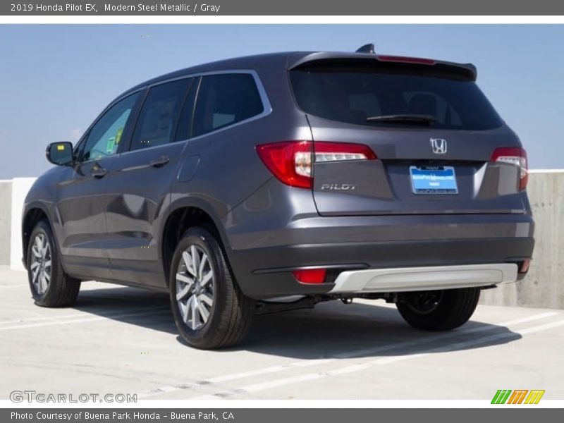 Modern Steel Metallic / Gray 2019 Honda Pilot EX