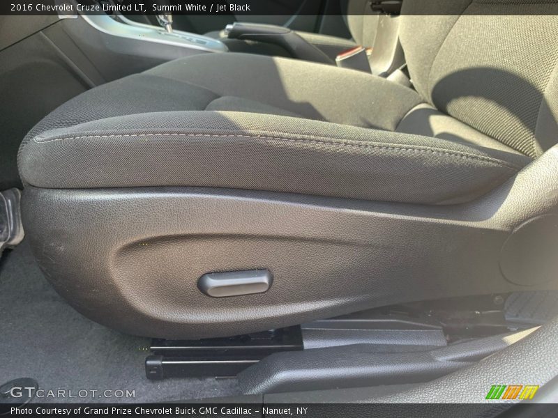 Summit White / Jet Black 2016 Chevrolet Cruze Limited LT