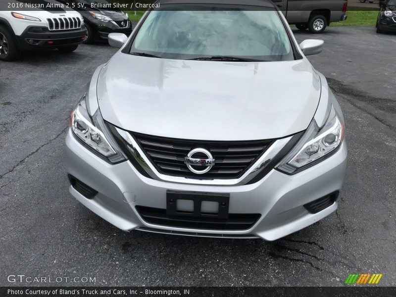 Brilliant Silver / Charcoal 2016 Nissan Altima 2.5 SV