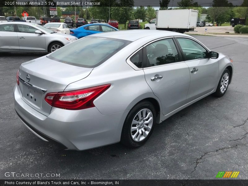 Brilliant Silver / Charcoal 2016 Nissan Altima 2.5 SV