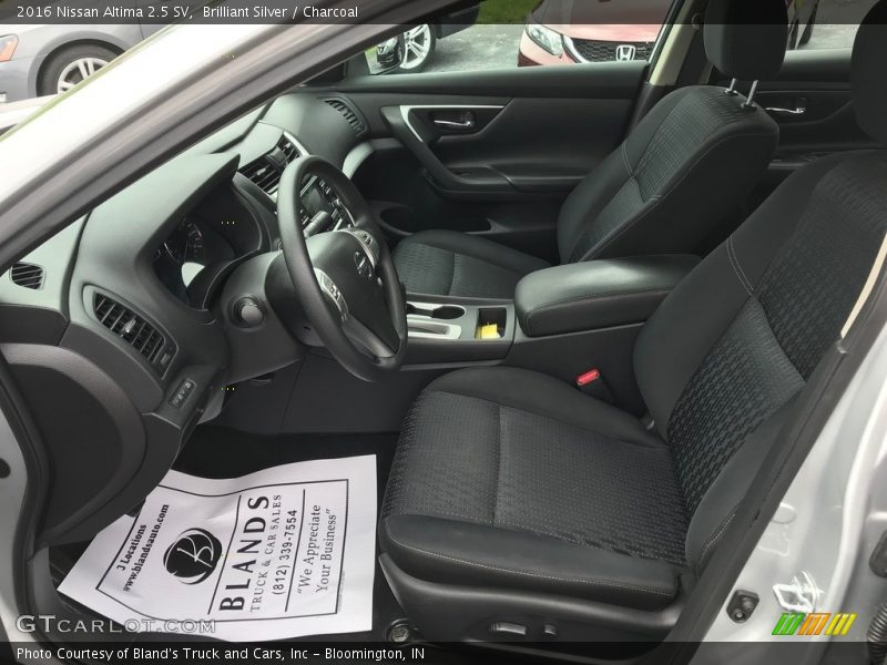 Brilliant Silver / Charcoal 2016 Nissan Altima 2.5 SV