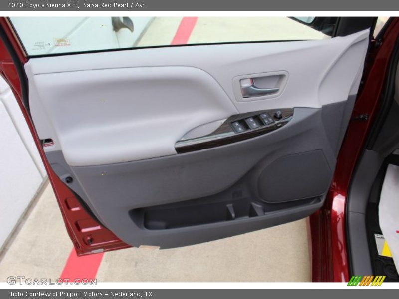 Salsa Red Pearl / Ash 2020 Toyota Sienna XLE