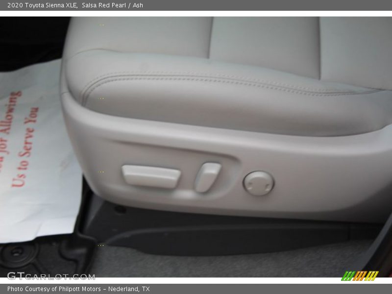 Salsa Red Pearl / Ash 2020 Toyota Sienna XLE