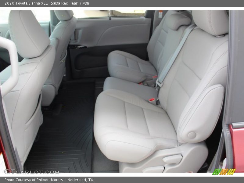 Salsa Red Pearl / Ash 2020 Toyota Sienna XLE