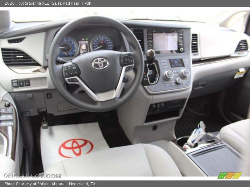 Salsa Red Pearl / Ash 2020 Toyota Sienna XLE
