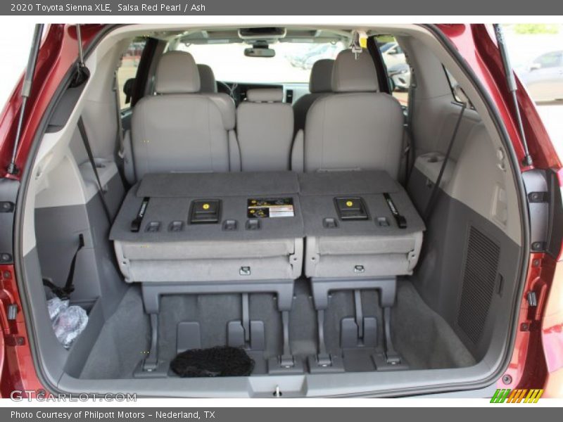 Salsa Red Pearl / Ash 2020 Toyota Sienna XLE