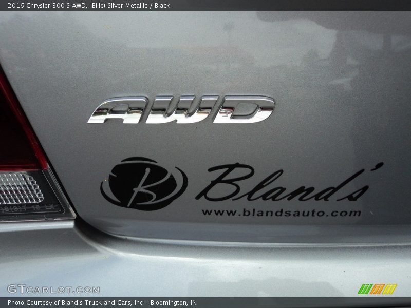 Billet Silver Metallic / Black 2016 Chrysler 300 S AWD
