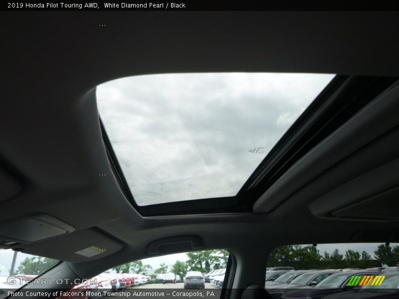 White Diamond Pearl / Black 2019 Honda Pilot Touring AWD