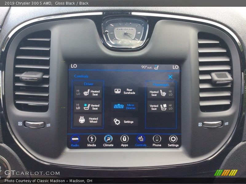 Controls of 2019 300 S AWD