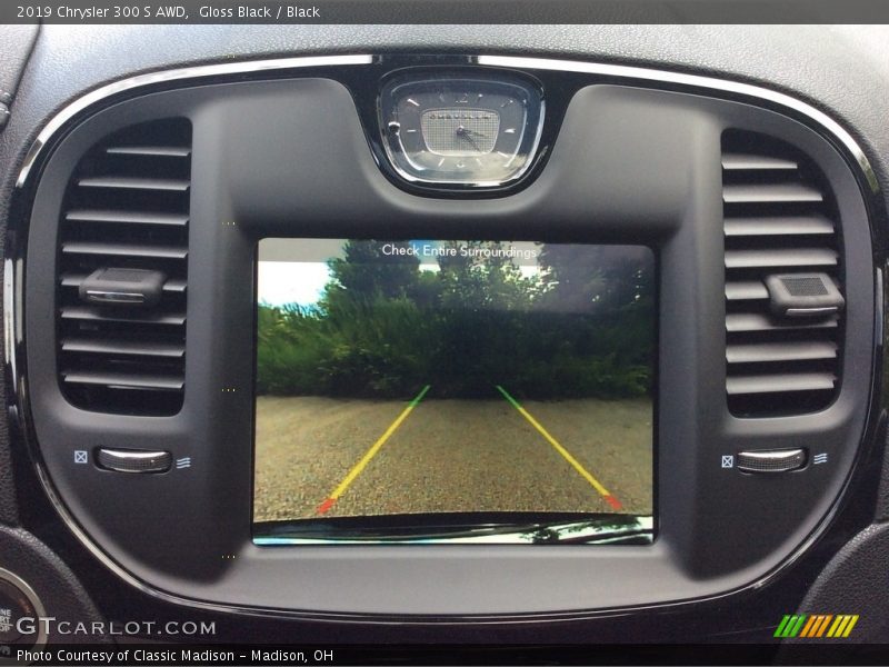 Gloss Black / Black 2019 Chrysler 300 S AWD