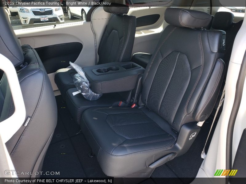 Bright White / Black/Alloy 2019 Chrysler Pacifica Touring L