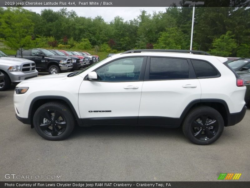 Pearl White / Black 2019 Jeep Cherokee Latitude Plus 4x4