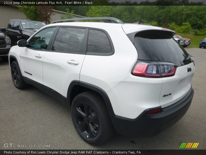 Pearl White / Black 2019 Jeep Cherokee Latitude Plus 4x4