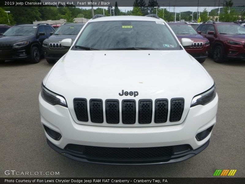 Pearl White / Black 2019 Jeep Cherokee Latitude Plus 4x4