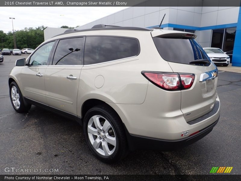 Champagne Silver Metallic / Ebony 2016 Chevrolet Traverse LT AWD