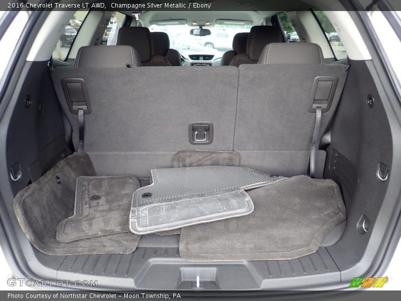 Champagne Silver Metallic / Ebony 2016 Chevrolet Traverse LT AWD