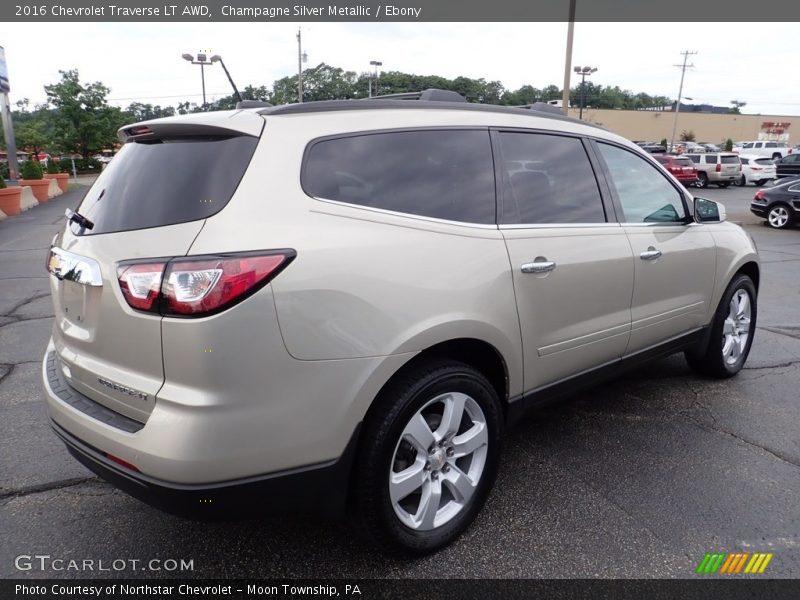 Champagne Silver Metallic / Ebony 2016 Chevrolet Traverse LT AWD