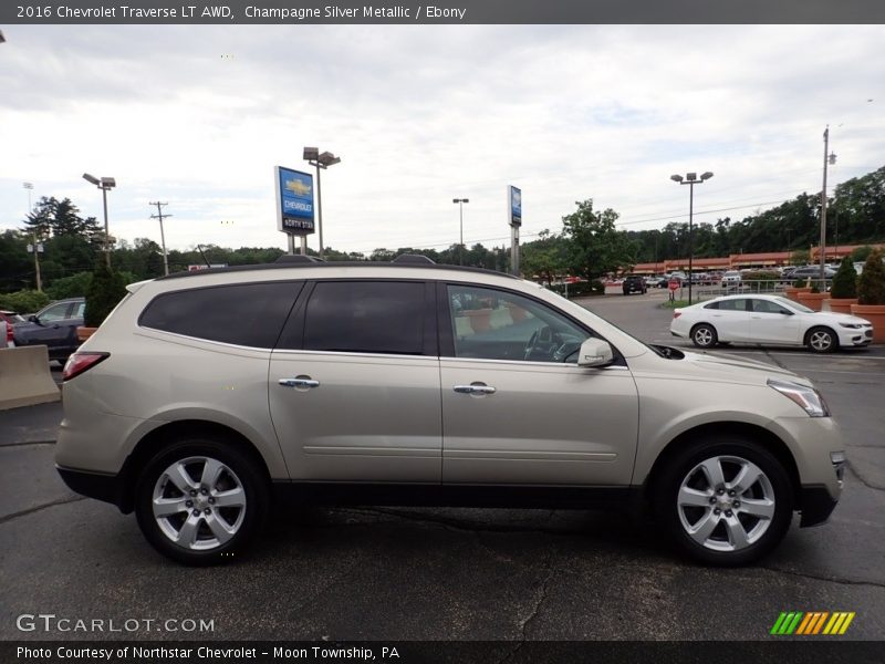 Champagne Silver Metallic / Ebony 2016 Chevrolet Traverse LT AWD