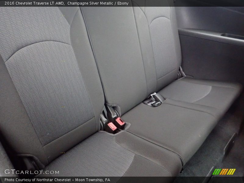 Champagne Silver Metallic / Ebony 2016 Chevrolet Traverse LT AWD