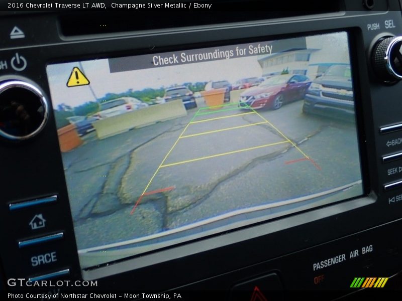 Champagne Silver Metallic / Ebony 2016 Chevrolet Traverse LT AWD