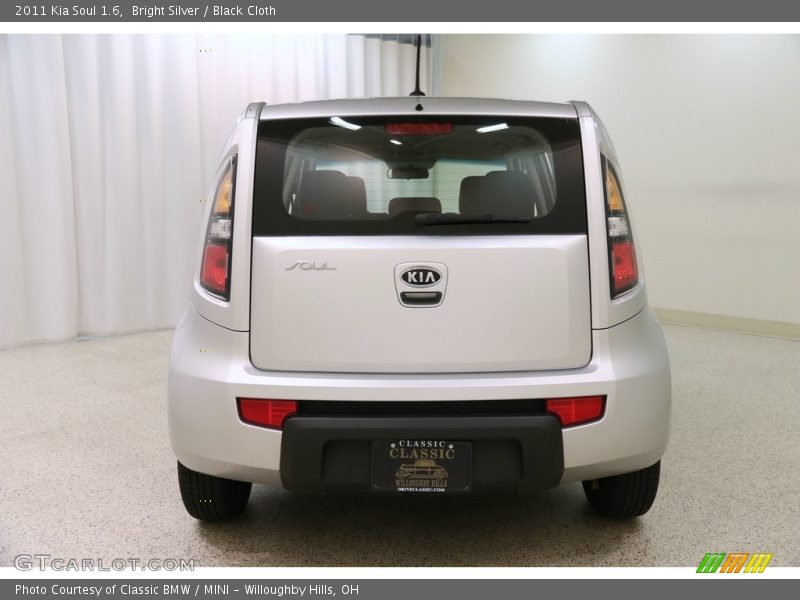 Bright Silver / Black Cloth 2011 Kia Soul 1.6