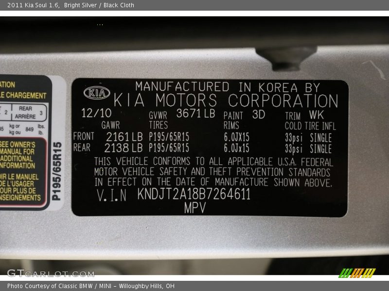 Bright Silver / Black Cloth 2011 Kia Soul 1.6