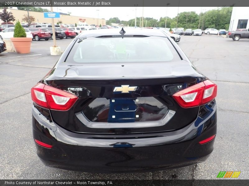 Mosaic Black Metallic / Jet Black 2017 Chevrolet Cruze LT