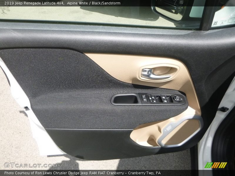Alpine White / Black/Sandstorm 2019 Jeep Renegade Latitude 4x4