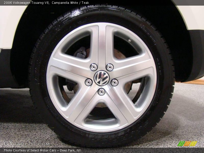 Campanella White / Teak 2006 Volkswagen Touareg V8