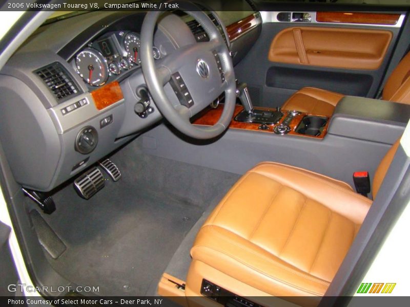 Campanella White / Teak 2006 Volkswagen Touareg V8