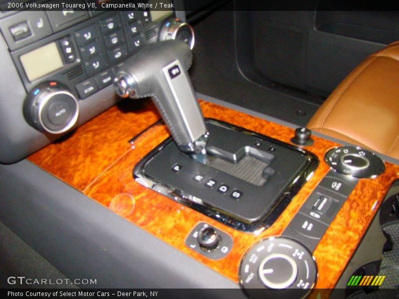 Campanella White / Teak 2006 Volkswagen Touareg V8