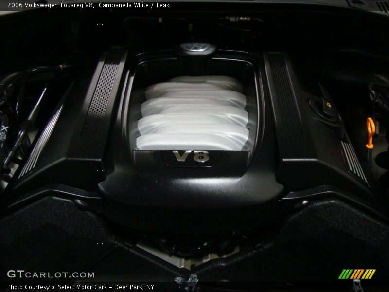Campanella White / Teak 2006 Volkswagen Touareg V8