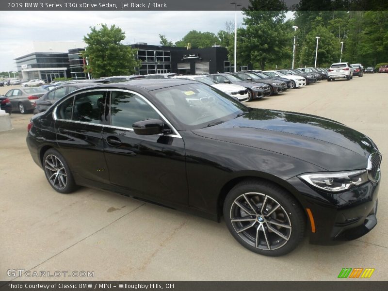 Jet Black / Black 2019 BMW 3 Series 330i xDrive Sedan