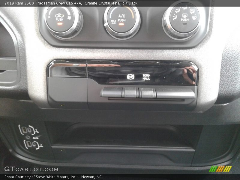 Granite Crystal Metallic / Black 2019 Ram 3500 Tradesman Crew Cab 4x4