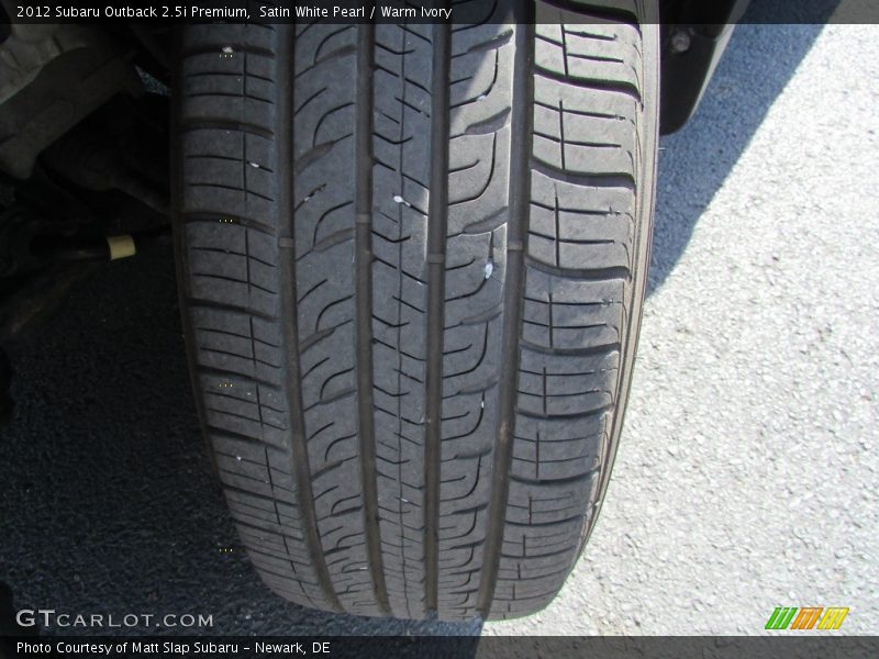 Satin White Pearl / Warm Ivory 2012 Subaru Outback 2.5i Premium