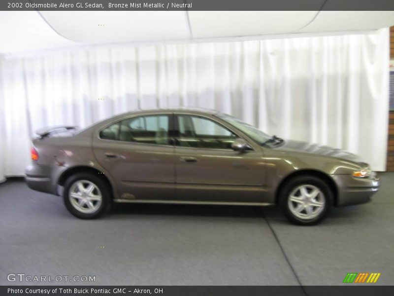Bronze Mist Metallic / Neutral 2002 Oldsmobile Alero GL Sedan