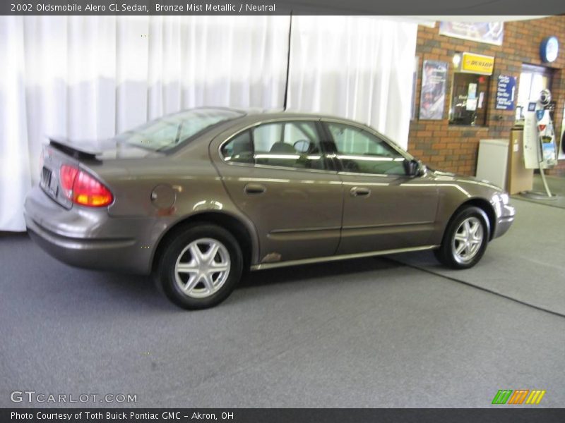 Bronze Mist Metallic / Neutral 2002 Oldsmobile Alero GL Sedan
