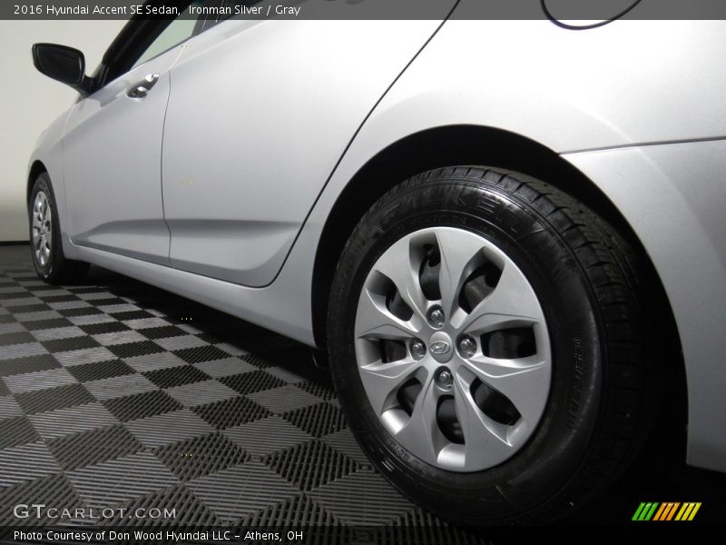 Ironman Silver / Gray 2016 Hyundai Accent SE Sedan