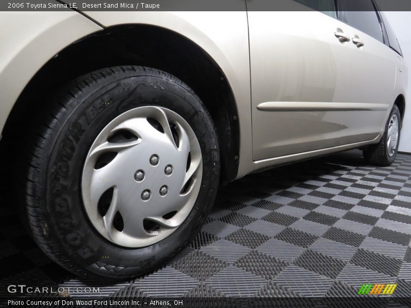 Desert Sand Mica / Taupe 2006 Toyota Sienna LE