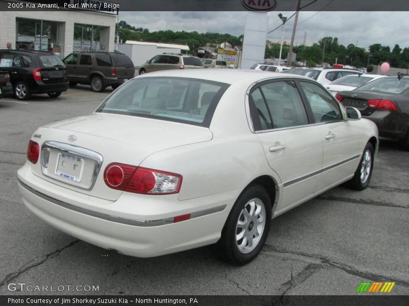 Pearl White / Beige 2005 Kia Amanti