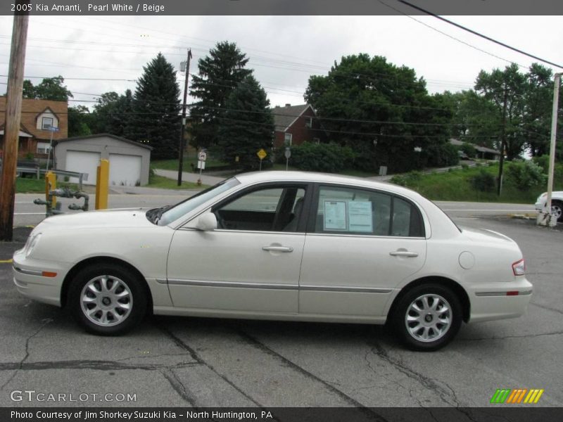 Pearl White / Beige 2005 Kia Amanti