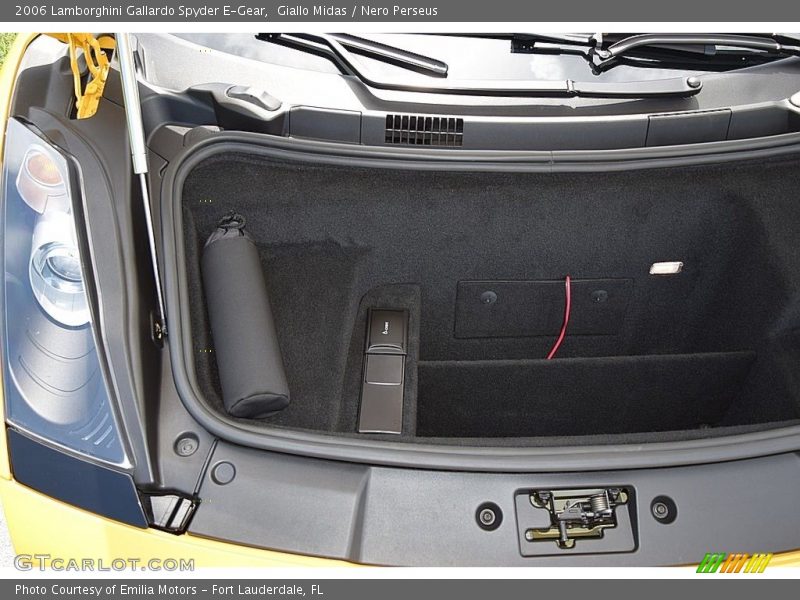  2006 Gallardo Spyder E-Gear Trunk